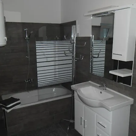 & Marinero Betina (Sibenik-Knin)