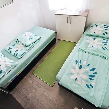 Gostinjska kuća & Marinero Betina (Sibenik-Knin)