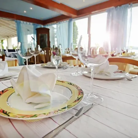 Gostinjska kuća & Marinero 3*