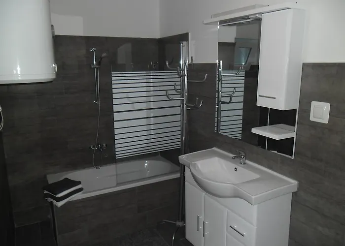 & Marinero Betina (Sibenik-Knin)