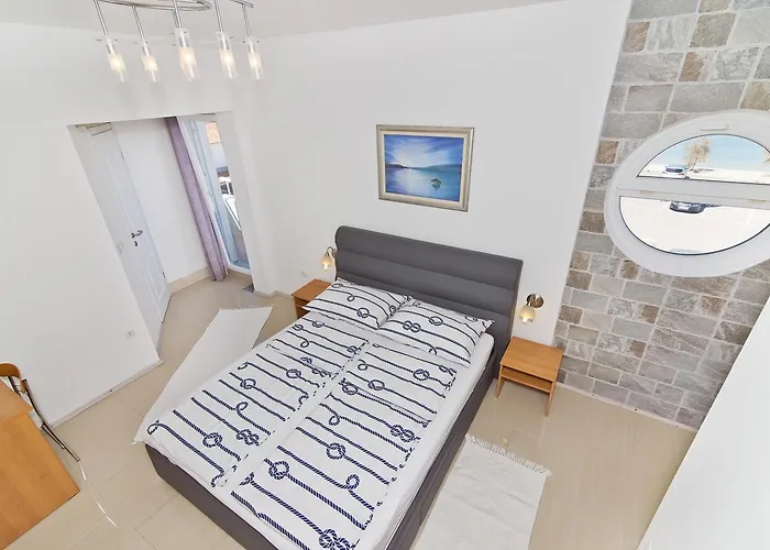 & Marinero Betina (Sibenik-Knin)